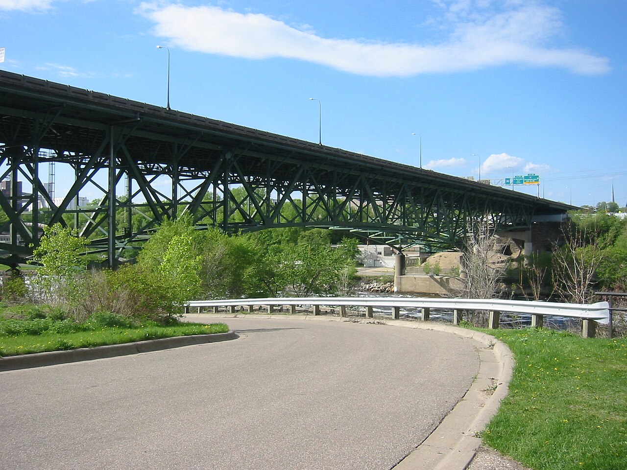 I-35W bridge wreckage after collapse